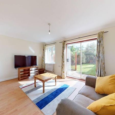Super 2 Bed House With Privategarden London Eksteriør billede