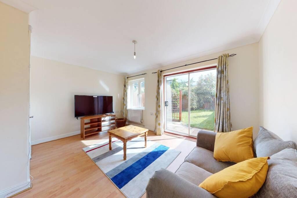 Super 2 Bed House With Privategarden London Eksteriør billede