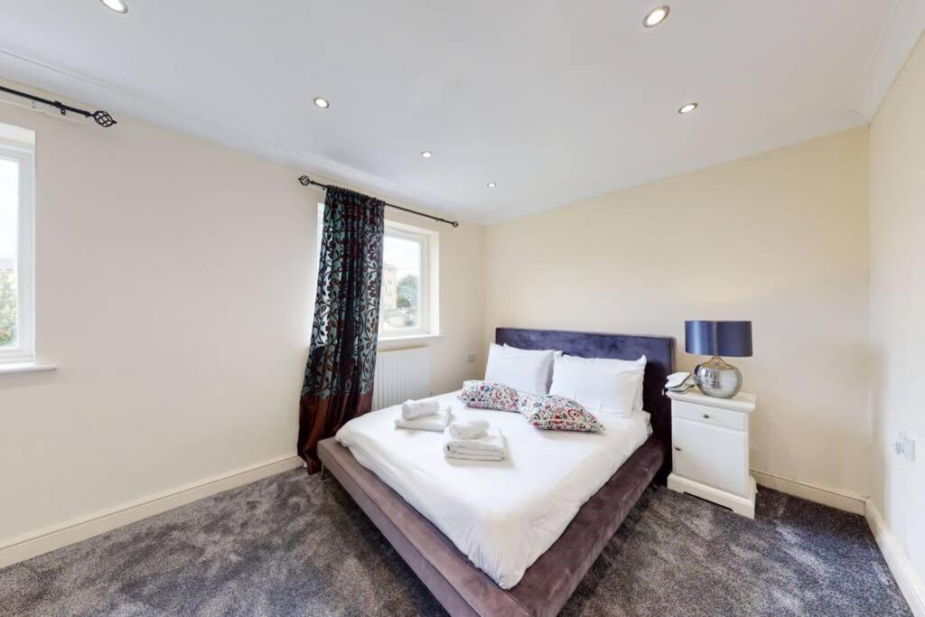 Super 2 Bed House With Privategarden London Eksteriør billede